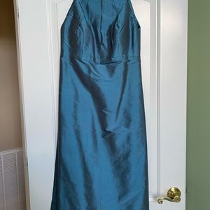 Worn once. Excellent condition. Some alterations